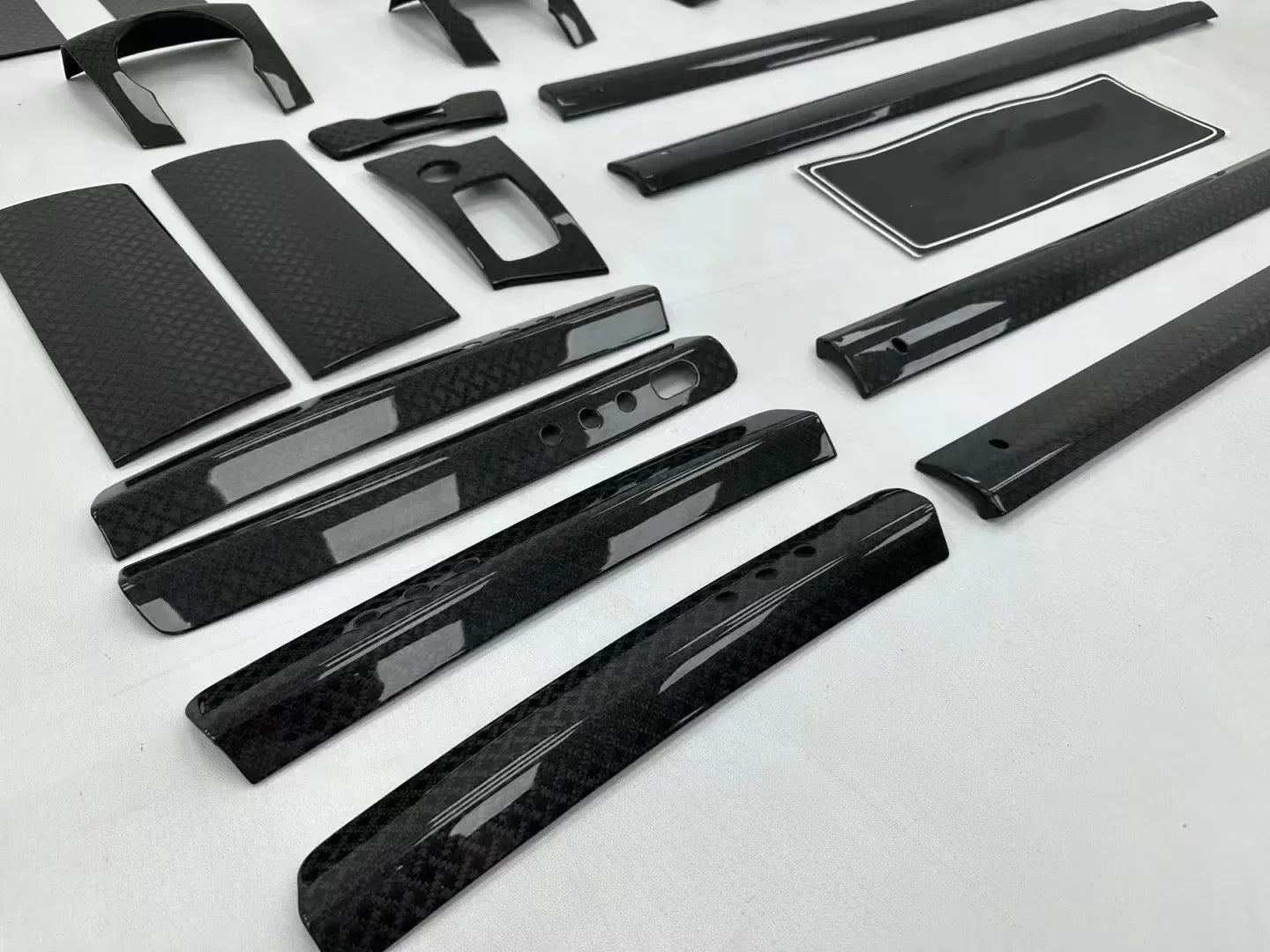 Applicable to Rolls-Royce Ghost Upgraded to BB Style Carbon Fiber Car Interior Center Console Modification Parts
