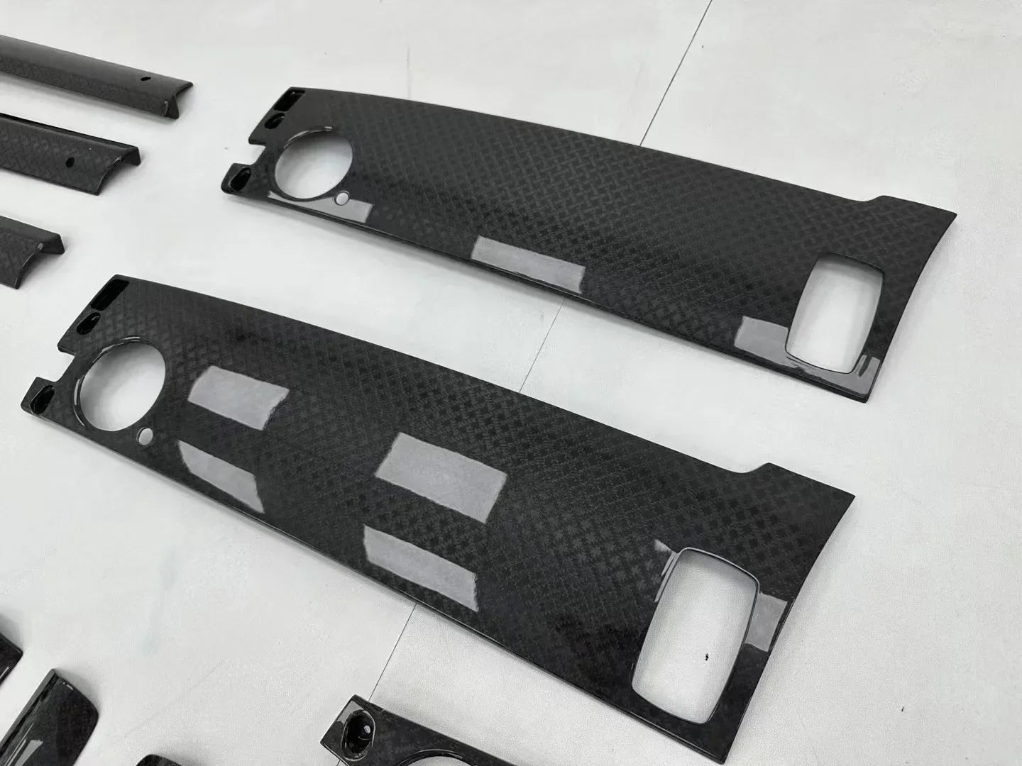 Applicable to Rolls-Royce Ghost Upgraded to BB Style Carbon Fiber Car Interior Center Console Modification Parts